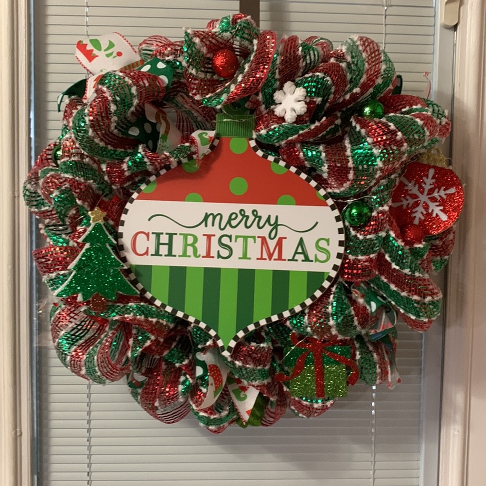 NEW HANDMADE CHRISTMAS XMAS WREATH WITH BATTERY POWERED LIGHTS